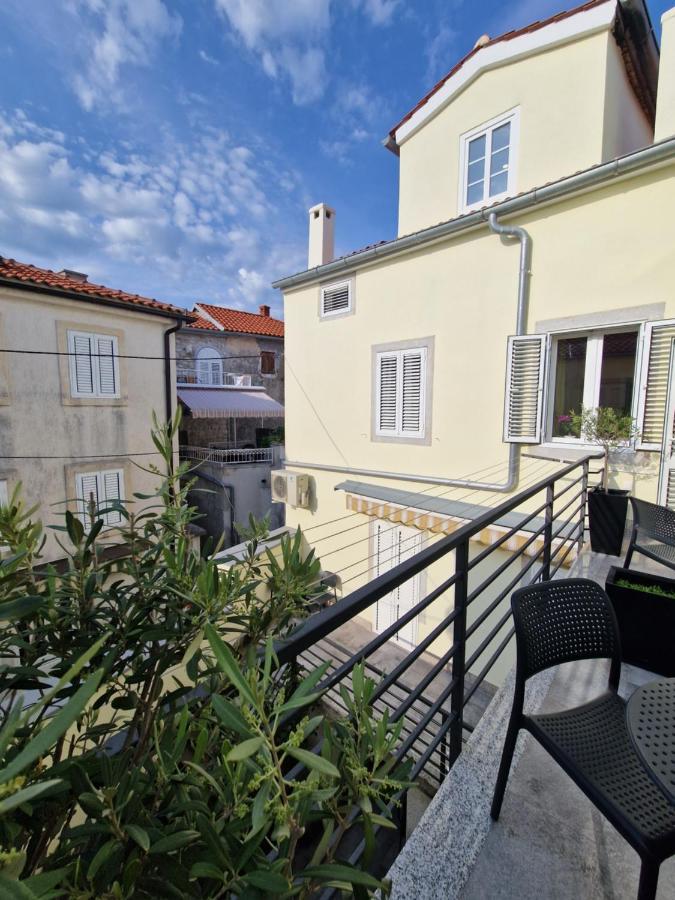 Apartment And Room Marija Krk Town Kültér fotó